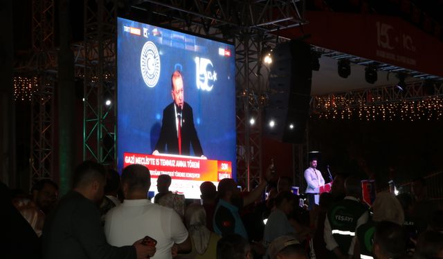 Van'da '15 Temmuz Demokrasi ve Milli Birlik Günü' yürüyüşü düzenlendi