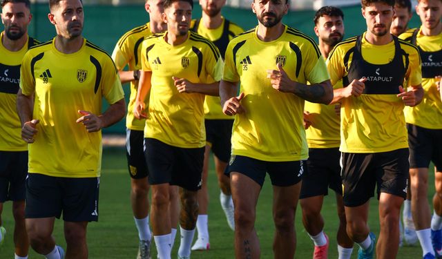 Aliağa FK'nın yeni transferi imzayı attı