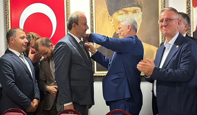 Bakan Bolat, Ertuğrul Gazi Türbesi'ni ziyaret etti (2)