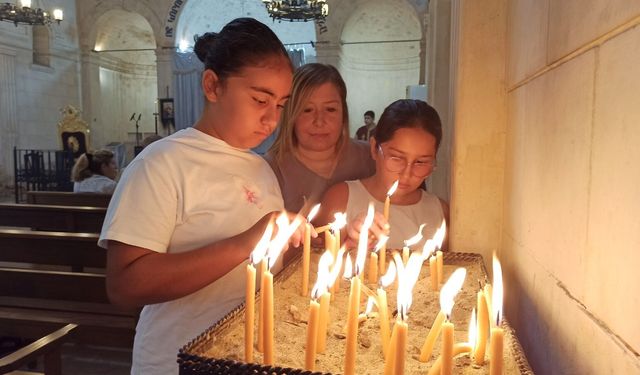 Hatay'da 150 yıllık Ermeni kilisesinde restorasyon öncesi son ayin