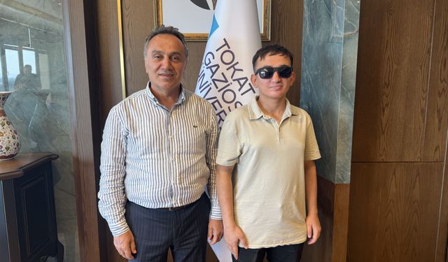 Türkiye 378'incisi olan görme engelli Taha, özel eğitim öğretmenliğini seçti