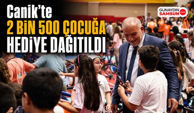 Canik’te 2 Bin 500 Çocuğa Hediye Dağıtıldı