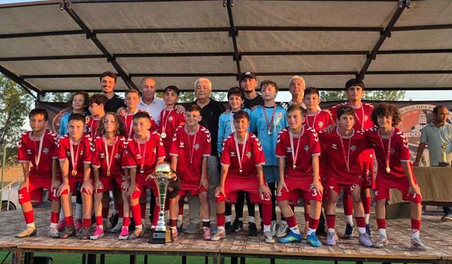 Kadıköyspor U13, Hitit Cup'ta Namağlup Şampiyon Oldu