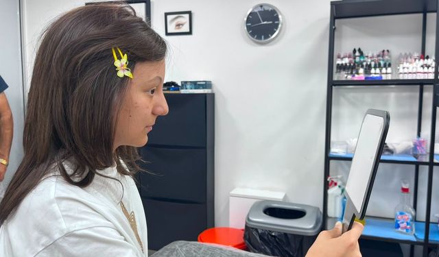 Alopesi hastası Esma Nur'un 'kaş' hayali gerçek oldu