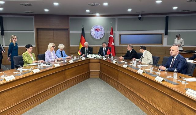 Bakan Yumaklı: Türkiye ve Almanya'nın tarımsal ticaret hacmini 5 milyar dolar seviyesine ulaştırmak istiyoruz