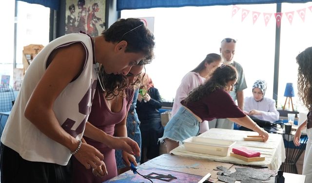 Çanakkale Kültür Yolu Festivali'nde Koreli müzik grubu Türkçe şarkılar seslendirdi