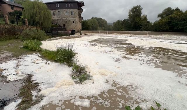 Bartın Irmağı yağmur sonrası köpürdü
