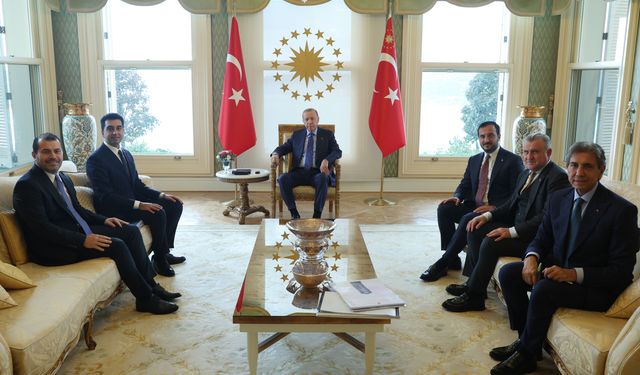 Cumhurbaşkanı Erdoğan, Tuzla Belediye Başkanı Eren Ali Bingöl'ü kabul etti