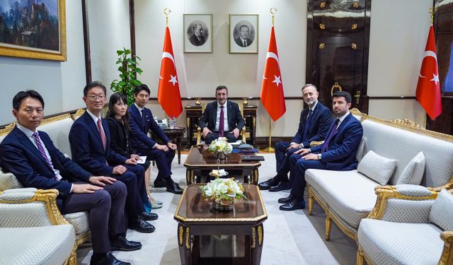 Cumhurbaşkanı Yardımcısı Yılmaz, Japonya Devlet Bakanı Nakasone ile görüştü