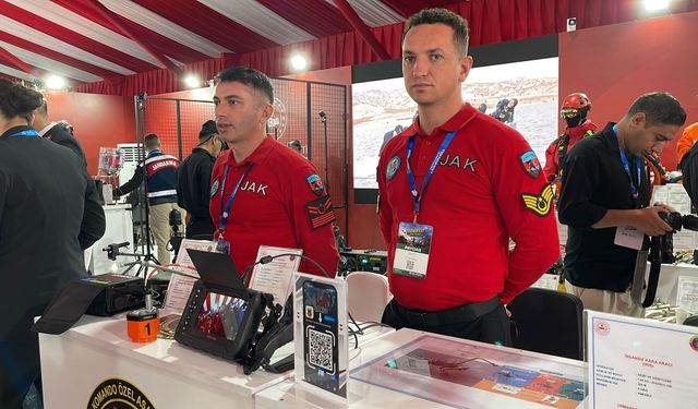 Şanlıurfa'da yağmura rağmen TEKNOFEST'e ziyaretçi akını (3)