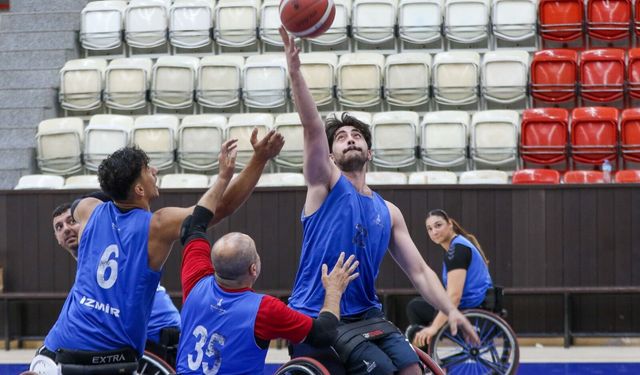 Tekerlekli sandalye basketbolda İzmir'in Süper Lig'deki köklü temsilcisi yeni sezona hazır