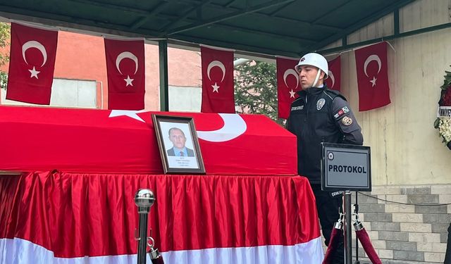 Uygulama noktasında şehit edilen polis memuru toprağa verildi (2)
