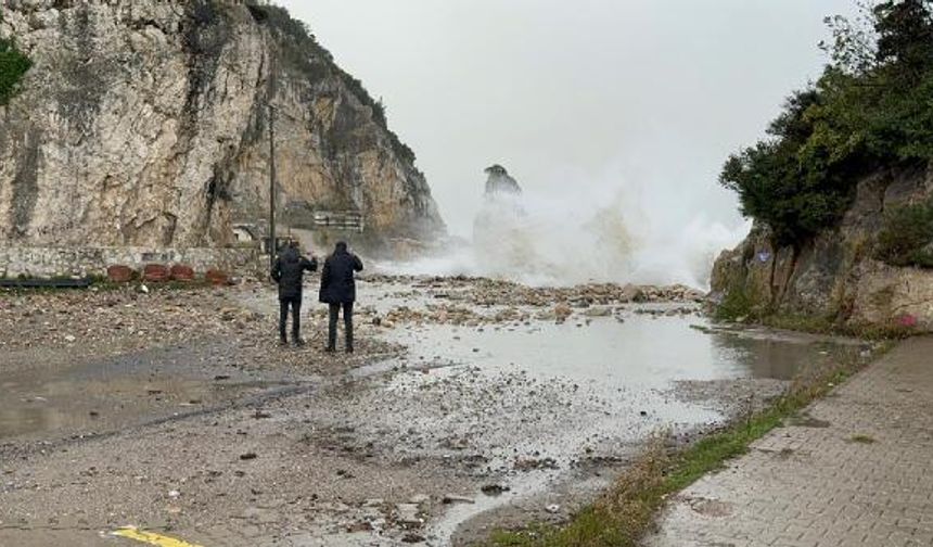 Amasra'da Fırtına; Tekneler Limana Çekildi