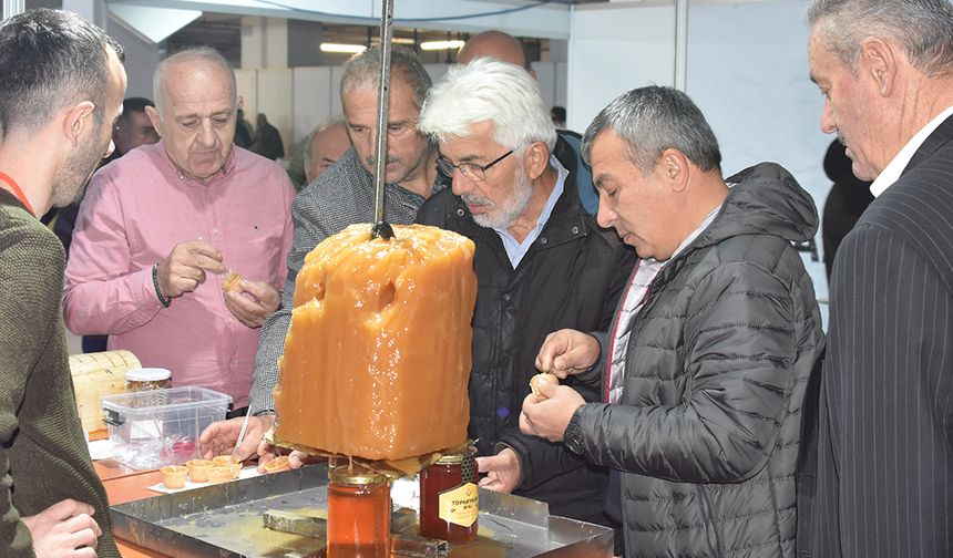 Arıcılık ve Arı Ürünleri Fuarı'nda 'Bal Döner'e İlgi