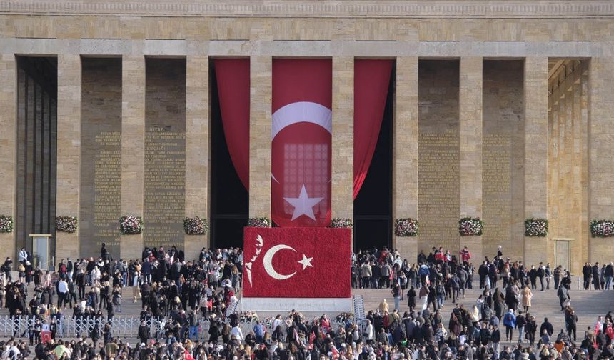 10 Kasım'da Anıtkabir'e Ziyaretçi Akını