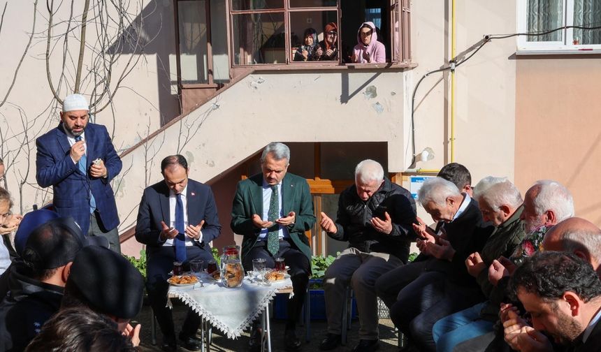 Rize Valisi ile Belediye Başkanından PTT çalışanlarının ailelerine taziye ziyareti