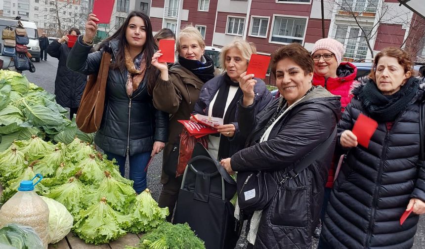 CHP’li Kadınlar, İktidara ‘Kırmızı Kart’ Gösterdi!