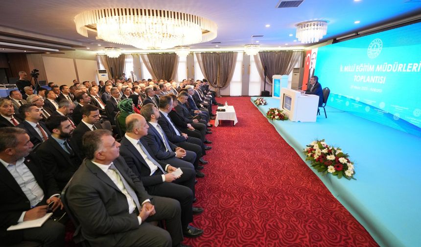 Bakan Tekin, 81 ilin milli eğitim müdürüyle bir araya geldi