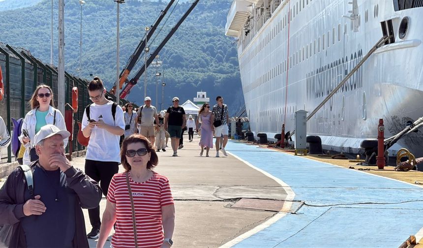 Amasra'ya kruvaziyer ile 88 bin 771 Rus turist geldi