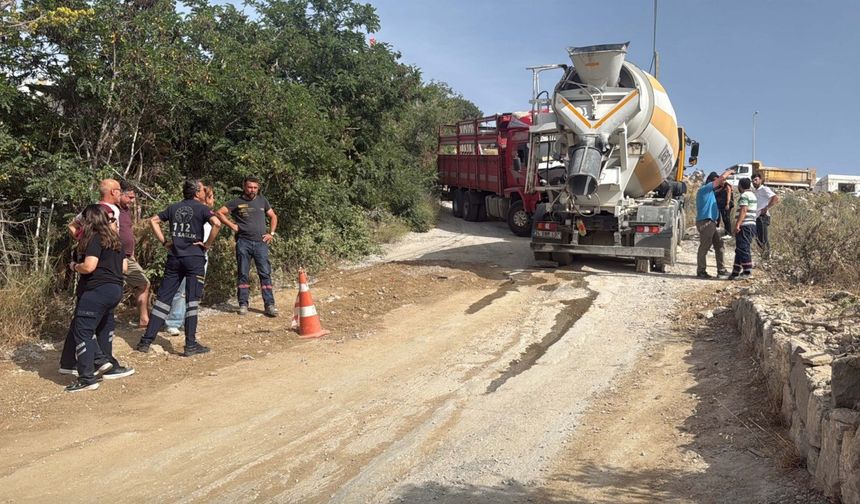 Bodrum'da, beton mikseri ile kamyonun arasında sıkışan sürücü öldü