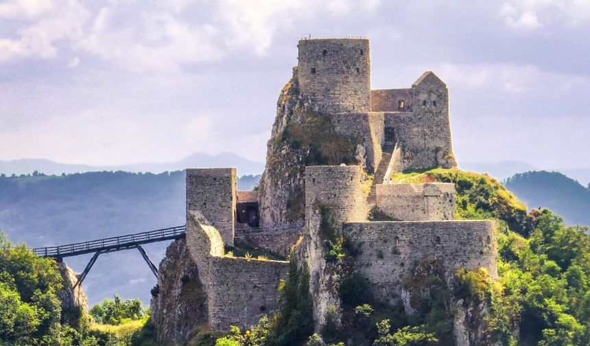 Bosna Hersek, tarihi ve doğal güzellikleriyle ziyaretçilerini büyülüyor