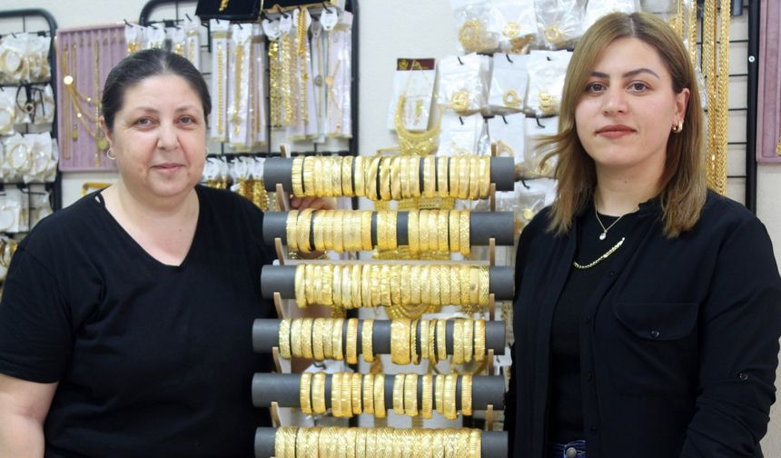 Düğünde altın alamayanlar imitasyon takıya yöneldi