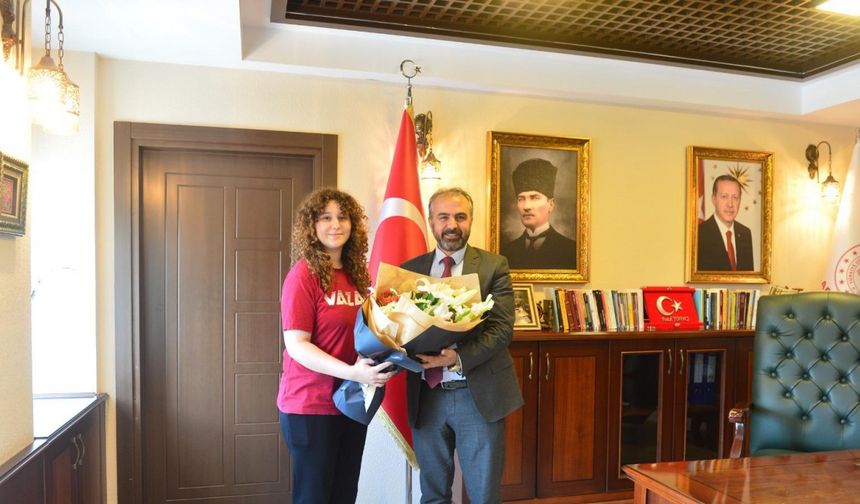 Market sahibini bulamayınca aldıklarının ücretini tezgaha bıraktı (2)