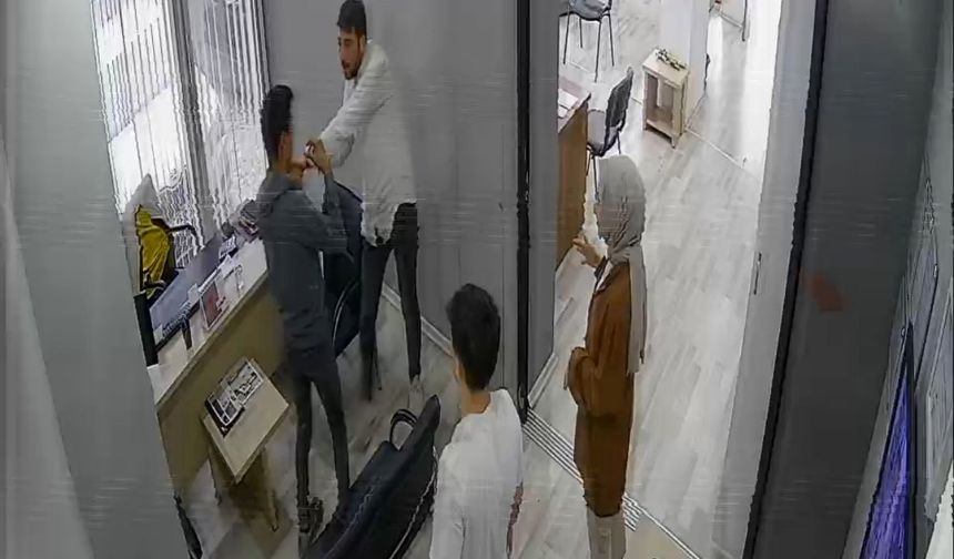 Nefes borusuna erik parçası kaçan Salim, Heimlich manevrasıyla kurtarıldı