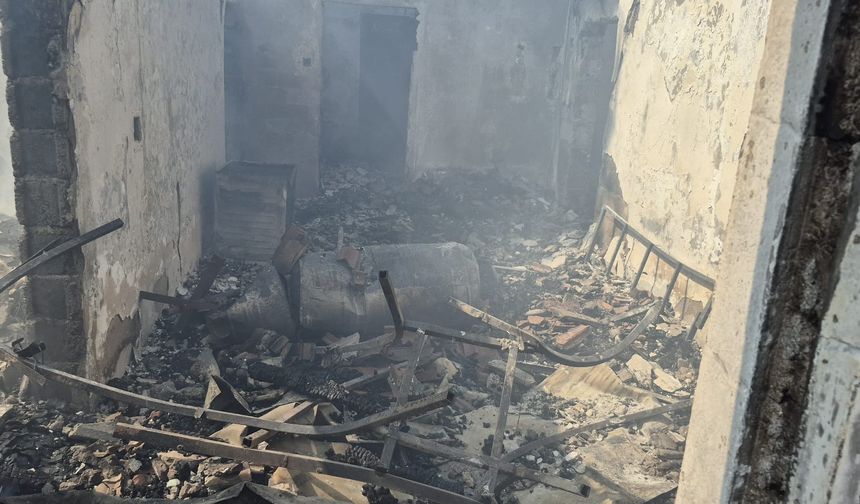 Amasya'da müstakil ev yangında küle döndü