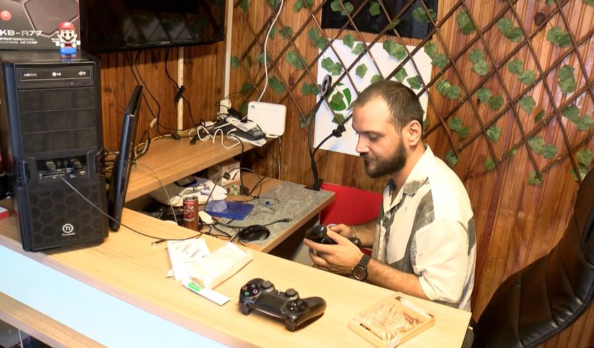 İstanbul - Ümraniye'de 2 kişi oyun konsolu çaldı; dükkan sahibi peşlerinden koşarken bu kez cep telefonu çalındı