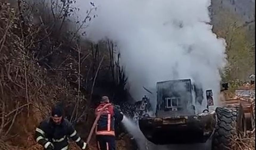 İş makinesi alev alev yandı