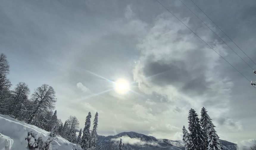 Artvin'de 203 köy yolu kardan kapandı