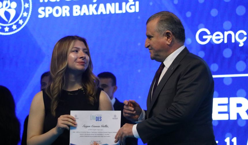 Bakan Bak: Türkiye Yüzyılı, gençlerin yüzyılı olacak