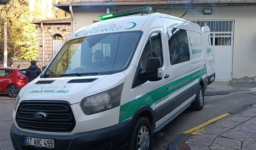 Boşandığı kadını, çocuklarının yanında bıçaklayarak öldürdü (2)