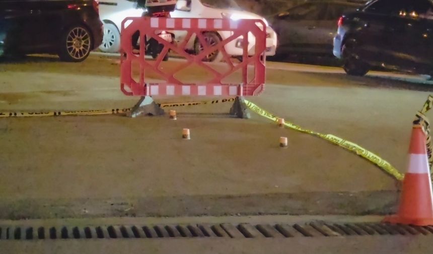 İstanbul - Bayrampaşa'da motosikletli şüpheliler benzin istasyonun yanında havaya ateş açıp kaçtı