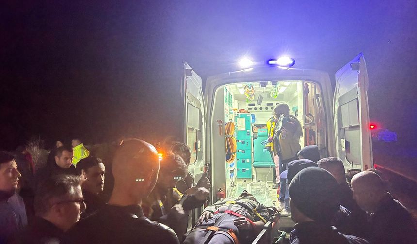 Kastamonu'da denize uçan otomobilin sürücüsü yaralandı 