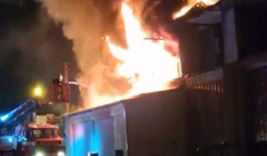 Nalbur dükkanında çıkan yangın söndürüldü