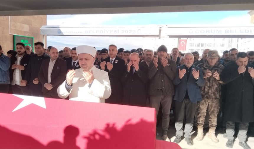 Silah kazası sonucu yaşamını yitiren üsteğmen, toprağa verildi