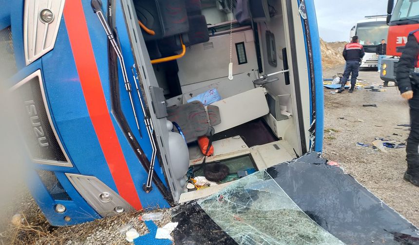 Sivas'ta devrilen cezaevi nakil aracında yaralanan 9 kişiden 8'i taburcu edildi