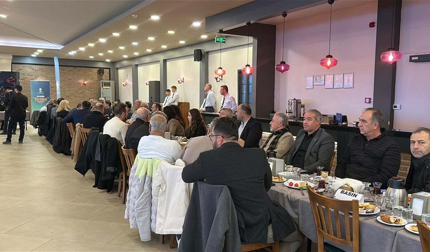 AK Parti'li Uygur: Çanakkale, zor zamanlarda ayağa kalkma kudretidir