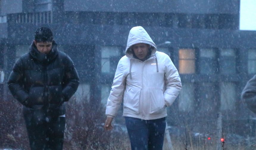 Ankara'da kar yağışı etkili oldu