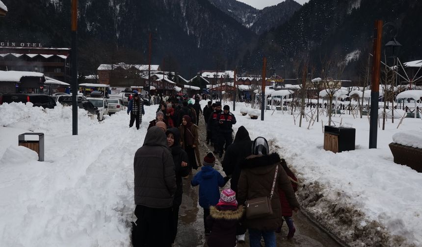 Karadeniz'de kış turizmi atağı; Uzungöl ve Ayder'deki festivallere 230 bin kişi katıldı / Ek fotoğraflar