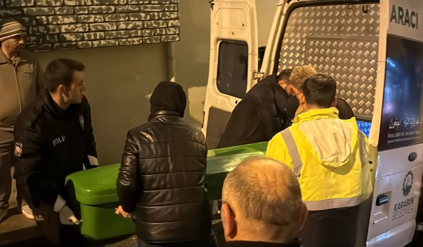 Merdiven boşluğunda ölü bulundu