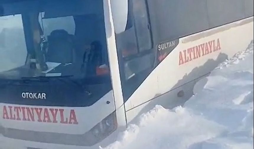 Tipide mahsur kalan midibüstekilerin yardımına köylüler koştu