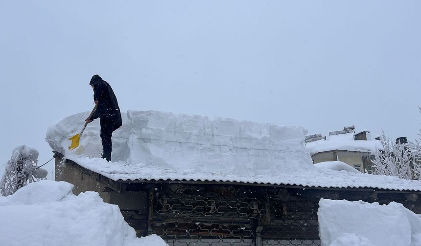 Türkiye'nin en soğuk yeri, eksi 32,7 derece ile Hakkari oldu