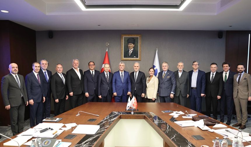 Bakan Bolat: 2025'te hizmetler dış ticaretinde net 63,5 milyar dolarlık fazla elde edildi