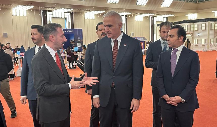 Bakan Ersoy, 'Külliye'de Ramazan' etkinlik alanını ziyaret etti