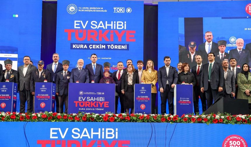 Bakan Kurum: Biz lafla değil, eserle konuşuyoruz