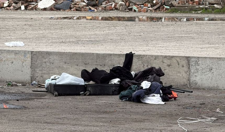 Fünye ile patlatılan valizden kıyafet çıktı