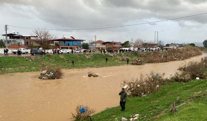 İzmir'de dereye düşen çocuk için arama çalışması başlatıldı